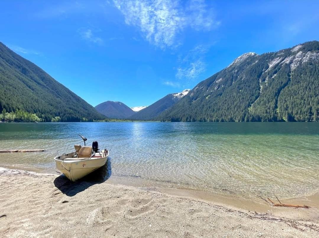 Mountain Retreat 3 Bedroom Garden House Near Heritage Park, Coliseum , Hwy 1, Fishing, Cultus Lake 奇利瓦克 客房 照片